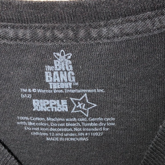 The Big Bang Theory T-shirt - Picture 3 of 3